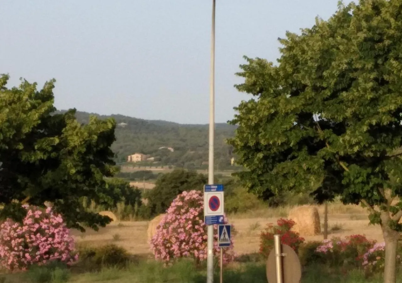 Happy Nest In Pals Village Διαμέρισμα